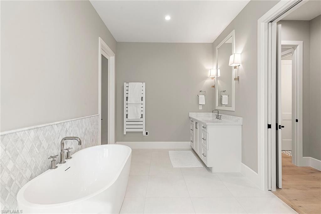 2036 Cambridge Park Dr, Naples, FL 34109 Photo