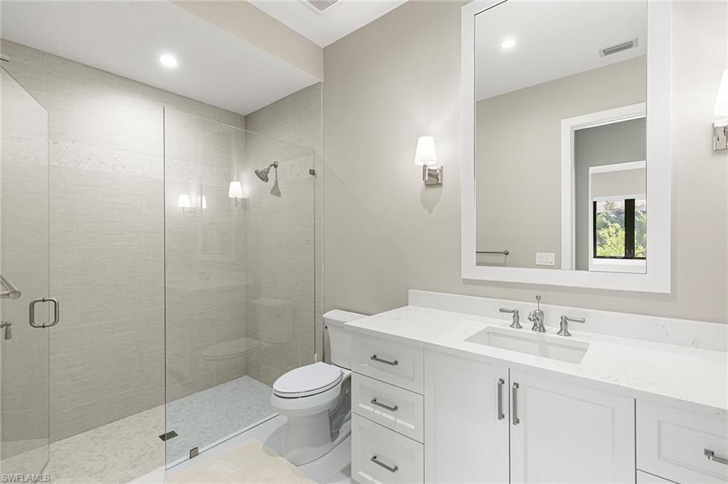2036 Cambridge Park Dr, Naples, FL 34109 Photo