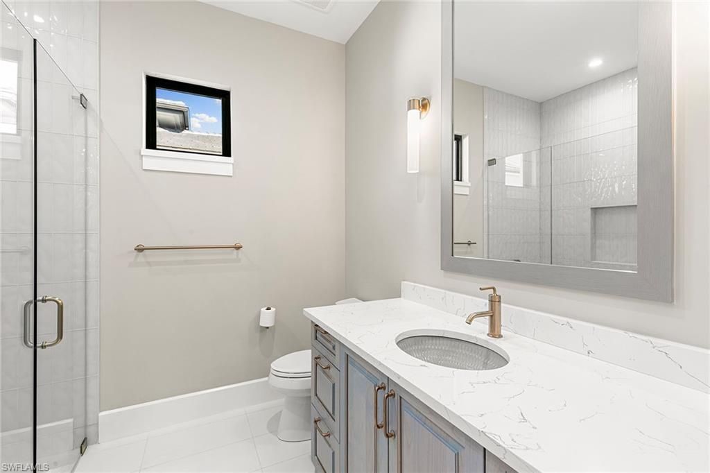 2036 Cambridge Park Dr, Naples, FL 34109 Photo