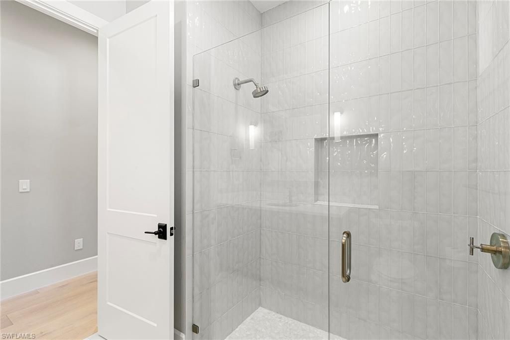 2036 Cambridge Park Dr, Naples, FL 34109 Photo
