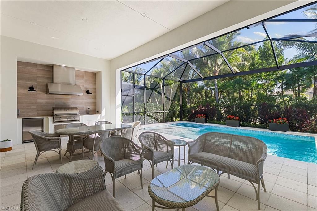 2036 Cambridge Park Dr, Naples, FL 34109 Photo