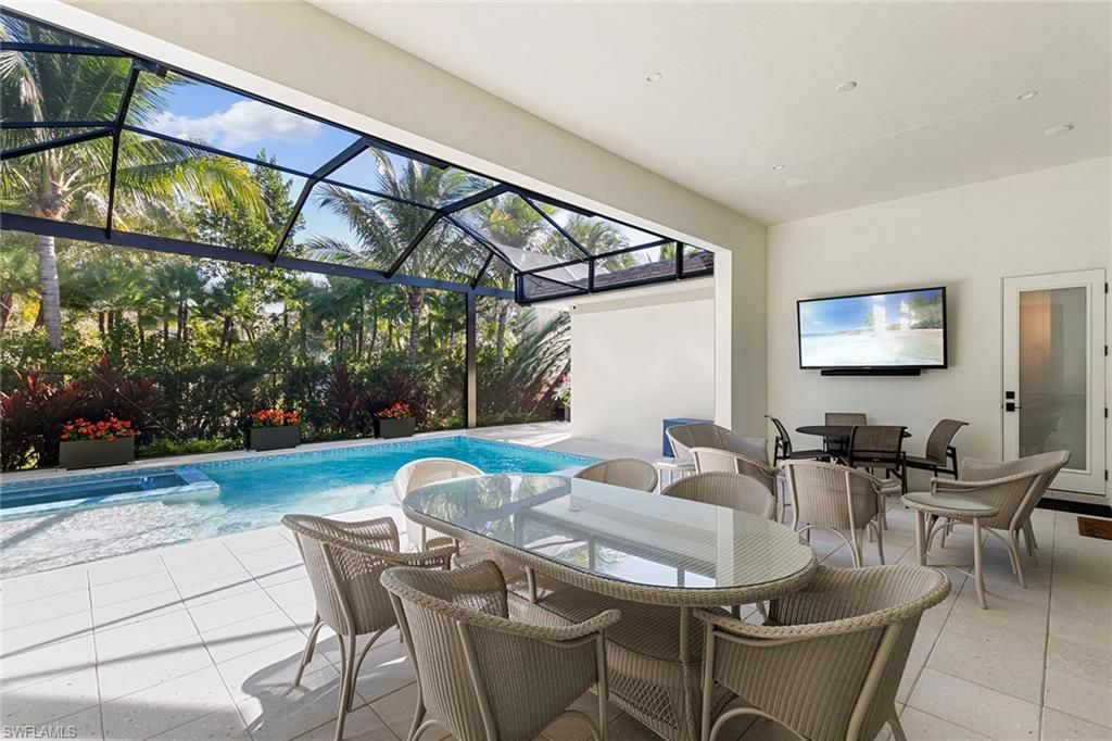 2036 Cambridge Park Dr, Naples, FL 34109 Photo