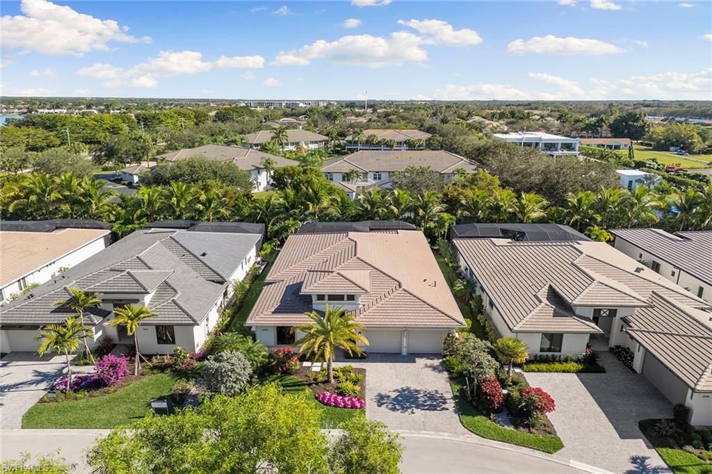 2036 Cambridge Park Dr, Naples, FL 34109 Photo