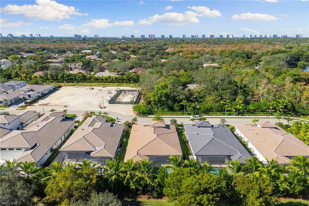 2036 Cambridge Park Dr, Naples, FL 34109 Photo