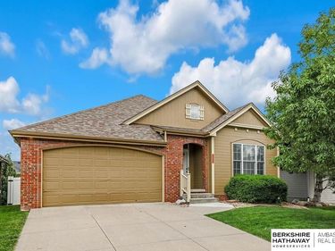 959 S 188th Terrace, Elkhorn, NE 68022