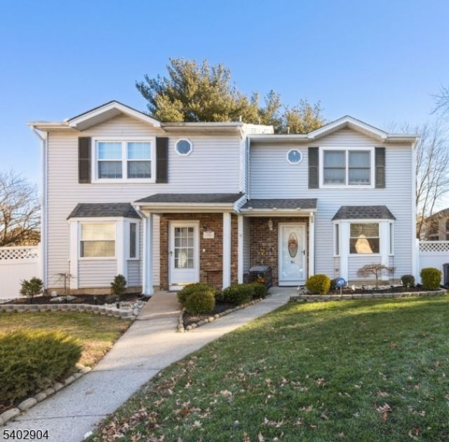 126 Leah Ct, South Brunswick, NJ 08810 Main Photo