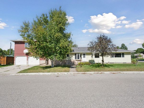 612 S 11th Street, Olivia, MN 56277