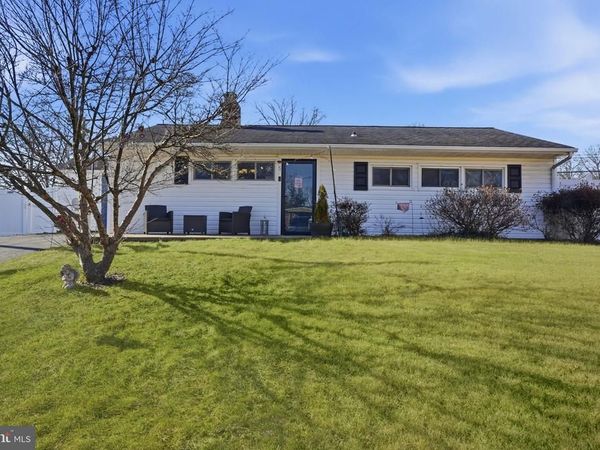 5 THIMBLEBERRY LANE, LEVITTOWN, PA 19054