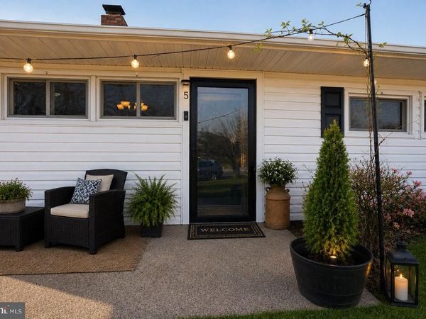 5 THIMBLEBERRY LANE, LEVITTOWN, PA 19054