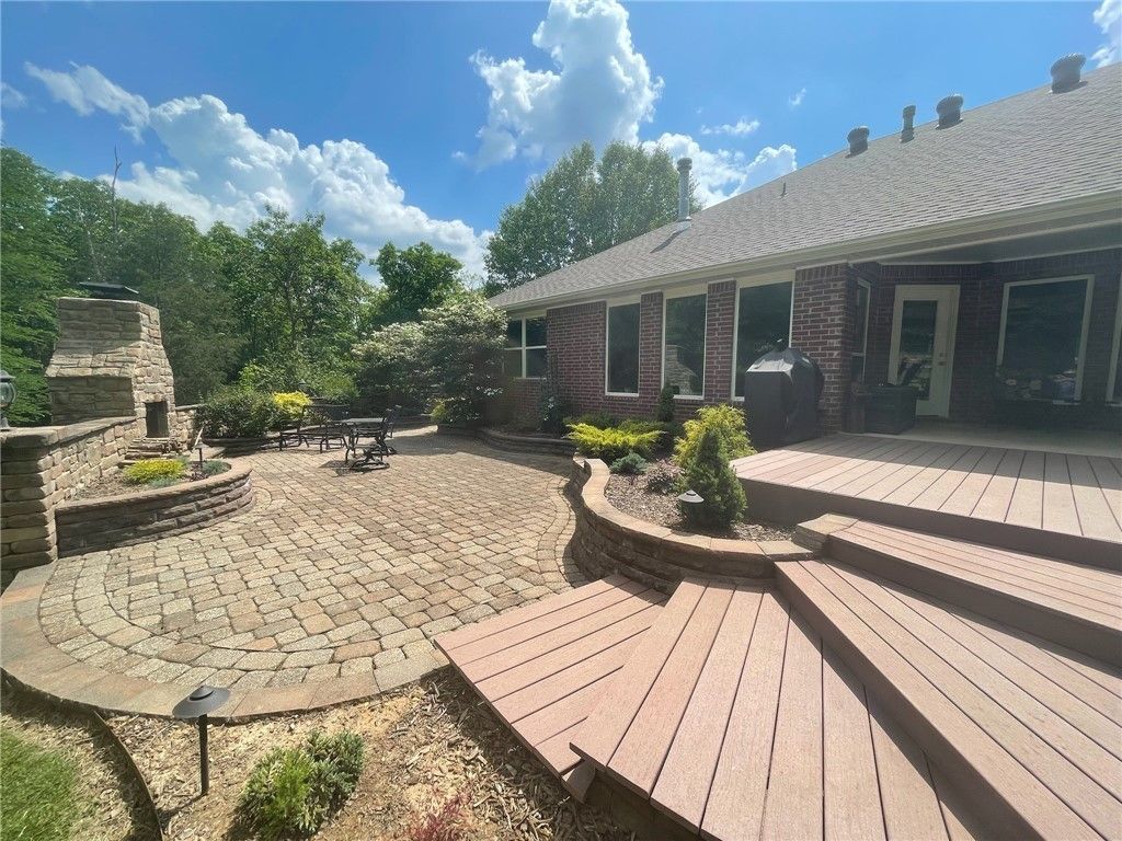 4857 E Woodsedge Road, Fayetteville, AR 72701 Main Photo