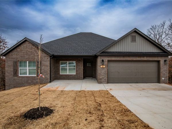 8 Fountainhall Circle, Bella Vista, AR 72715