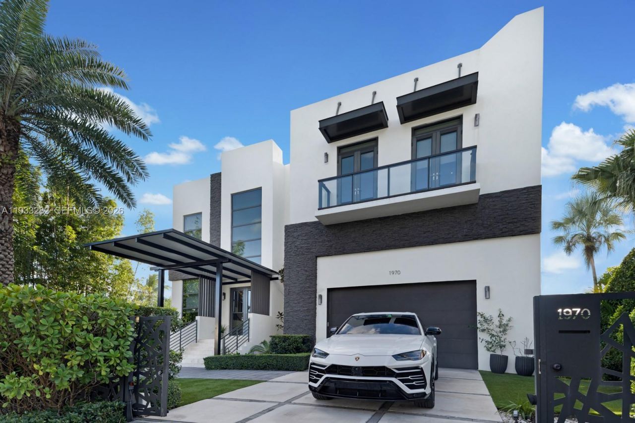 1970 NE 119th Rd, North Miami, FL 33181 Photo