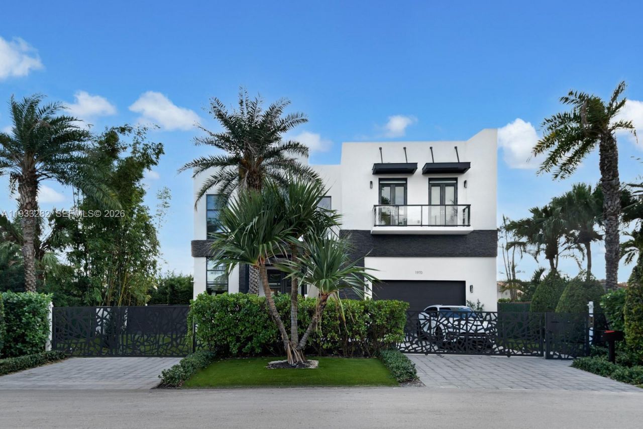 1970 NE 119th Rd, North Miami, FL 33181 Photo