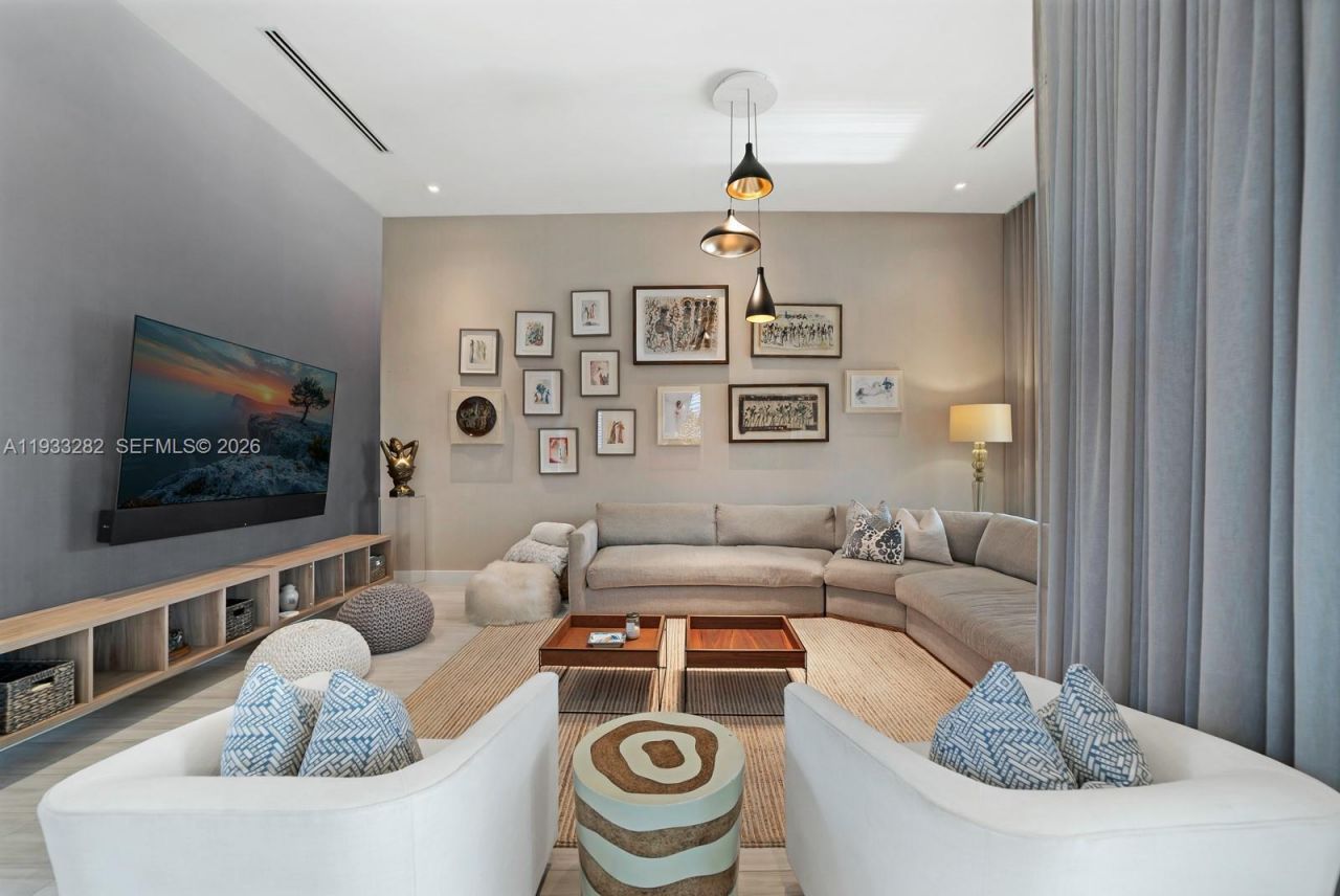 1970 NE 119th Rd, North Miami, FL 33181 Photo