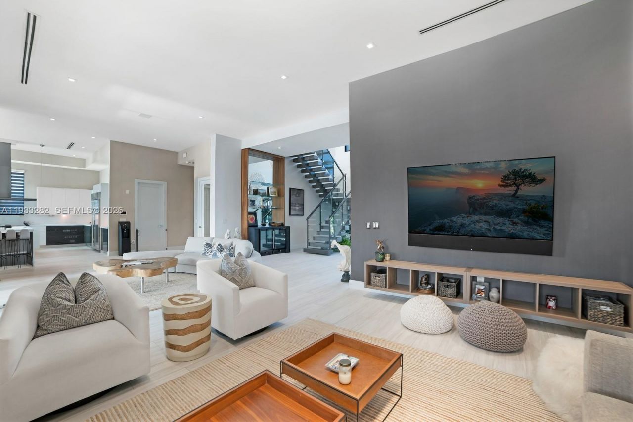 1970 NE 119th Rd, North Miami, FL 33181 Photo