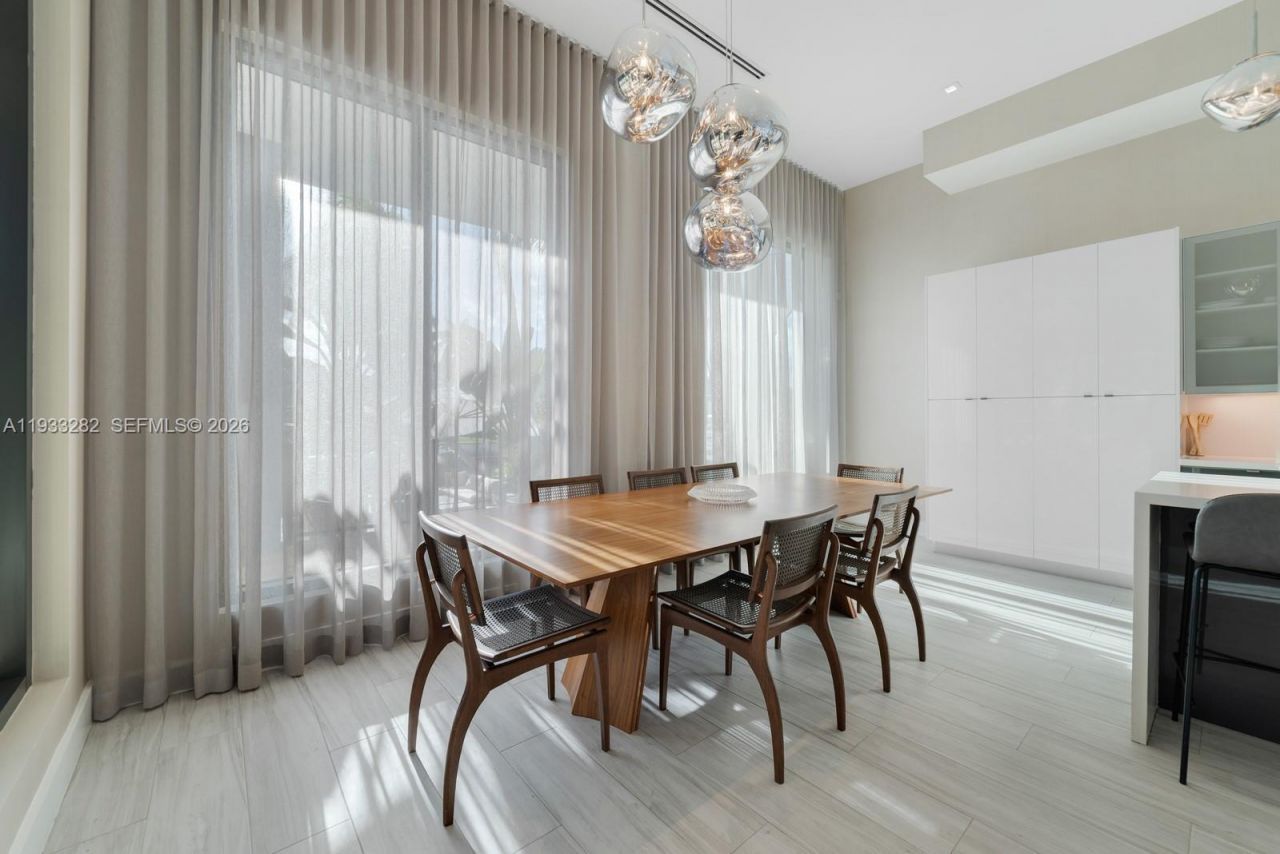 1970 NE 119th Rd, North Miami, FL 33181 Photo