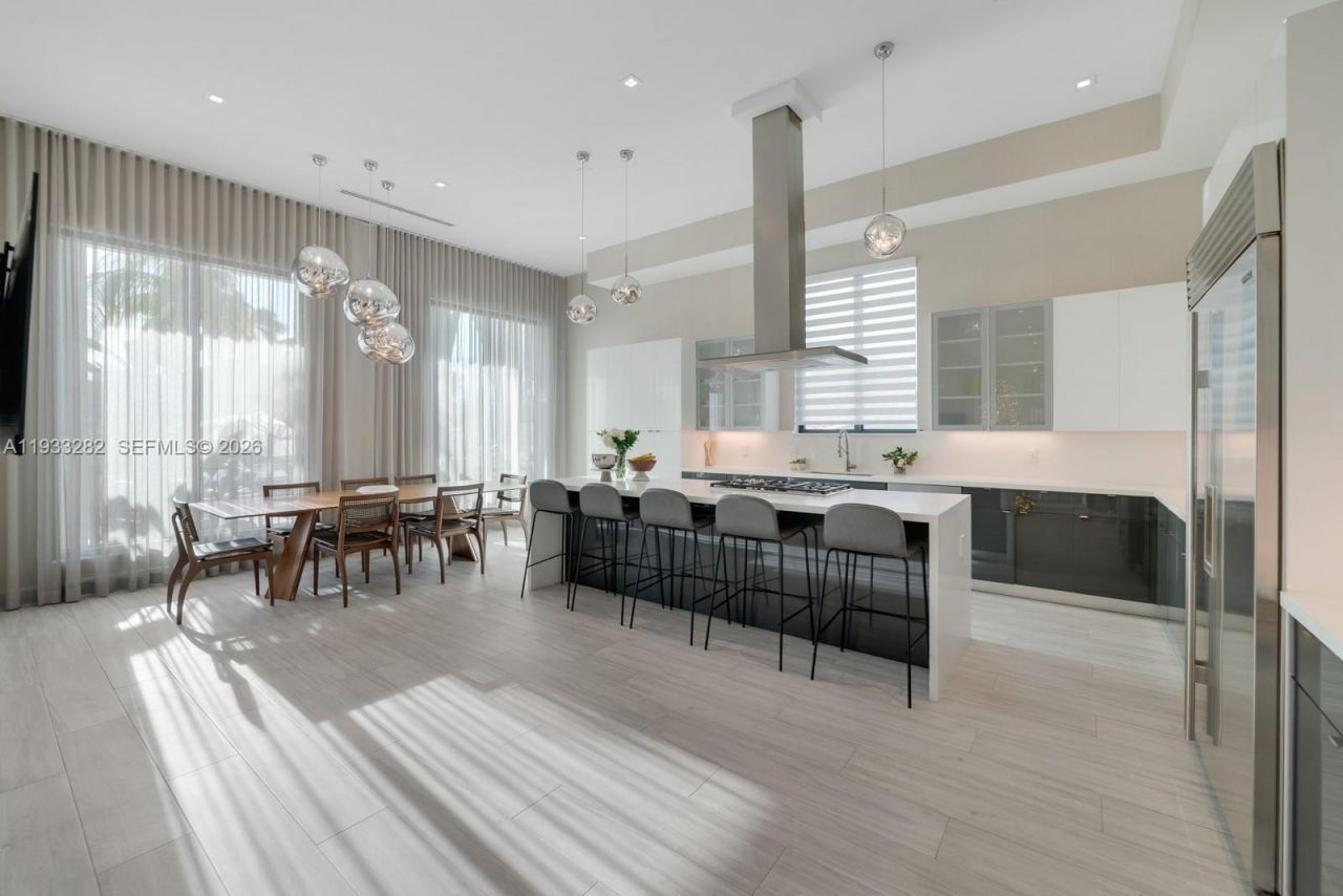 1970 NE 119th Rd, North Miami, FL 33181 Photo