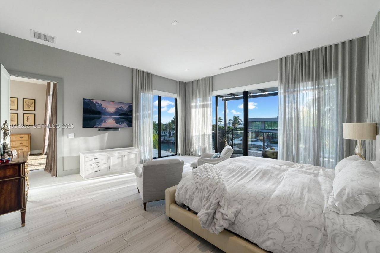 1970 NE 119th Rd, North Miami, FL 33181 Photo