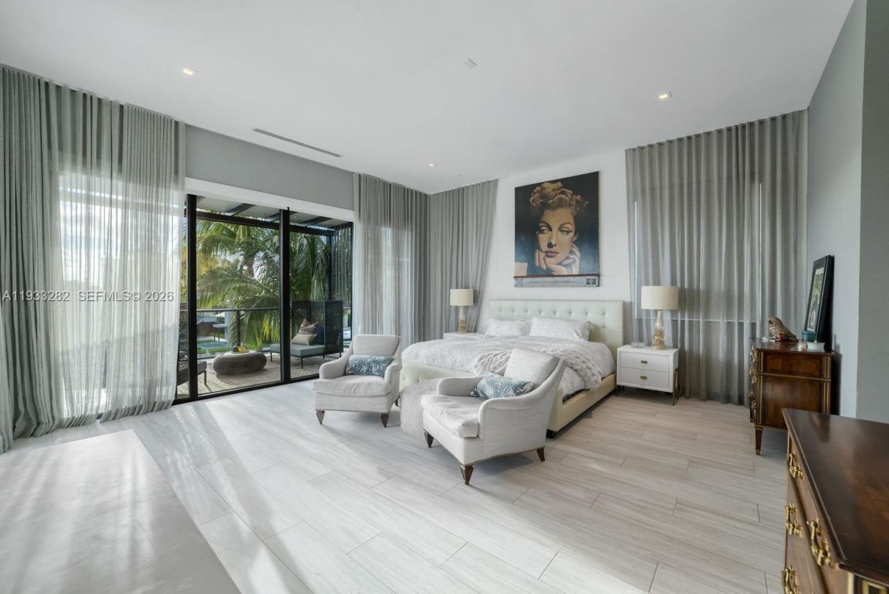 1970 NE 119th Rd, North Miami, FL 33181 Photo