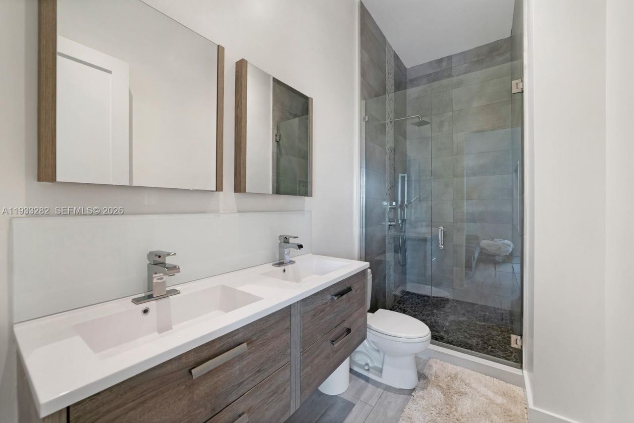 1970 NE 119th Rd, North Miami, FL 33181 Photo