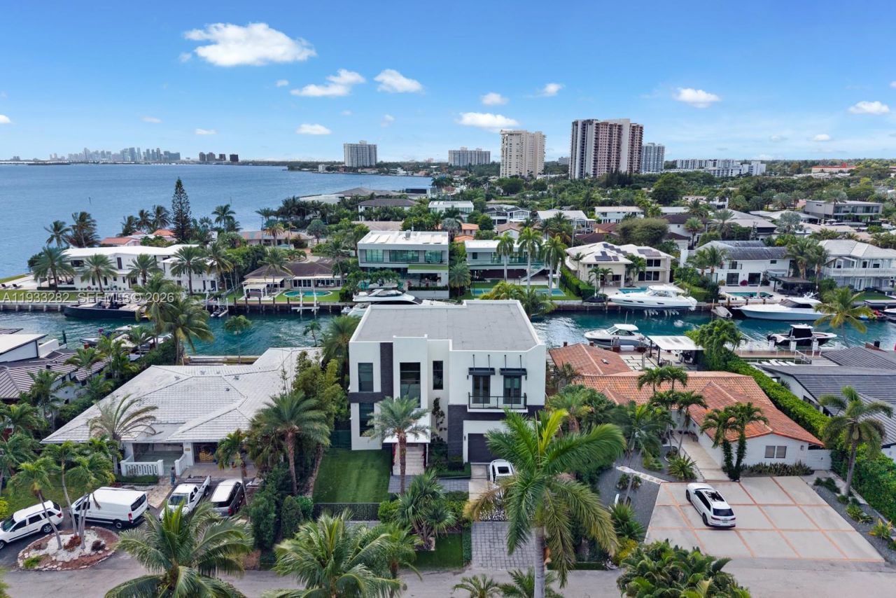 1970 NE 119th Rd, North Miami, FL 33181 Photo