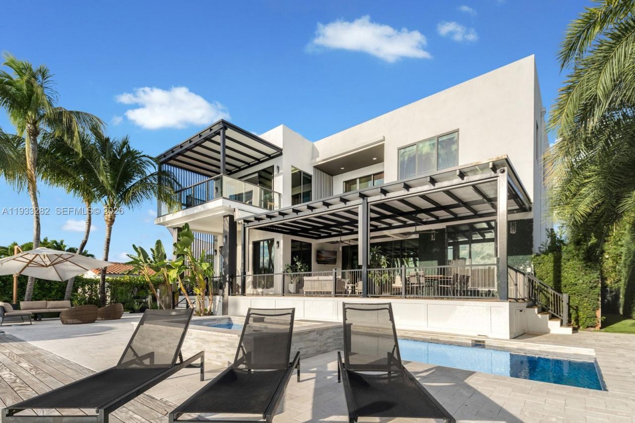 1970 NE 119th Rd , North Miami, FL 33181 Photo