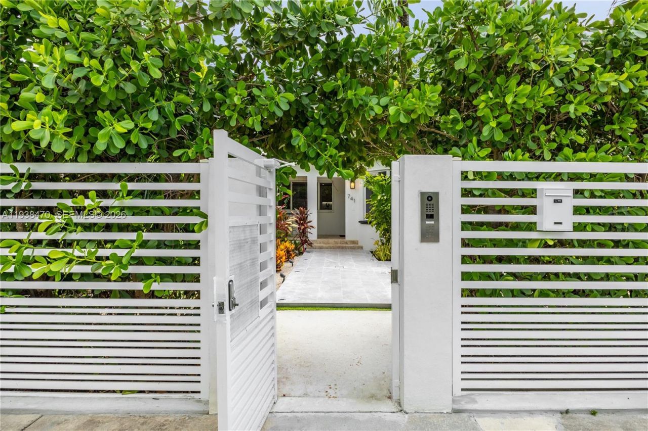 741 NE 87th St, Miami, FL 33138 Photo