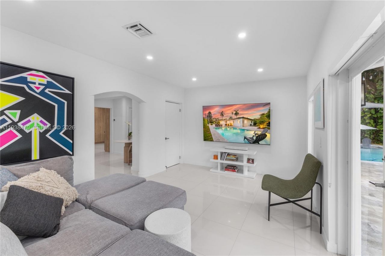 741 NE 87th St, Miami, FL 33138 Photo