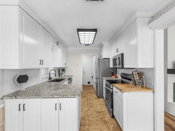 4704 Burning Springs Drive, Arlington, TX 76017