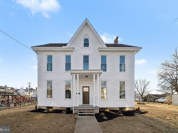 35 N FRANKLIN STREET, WAYNESBORO, PA 17268