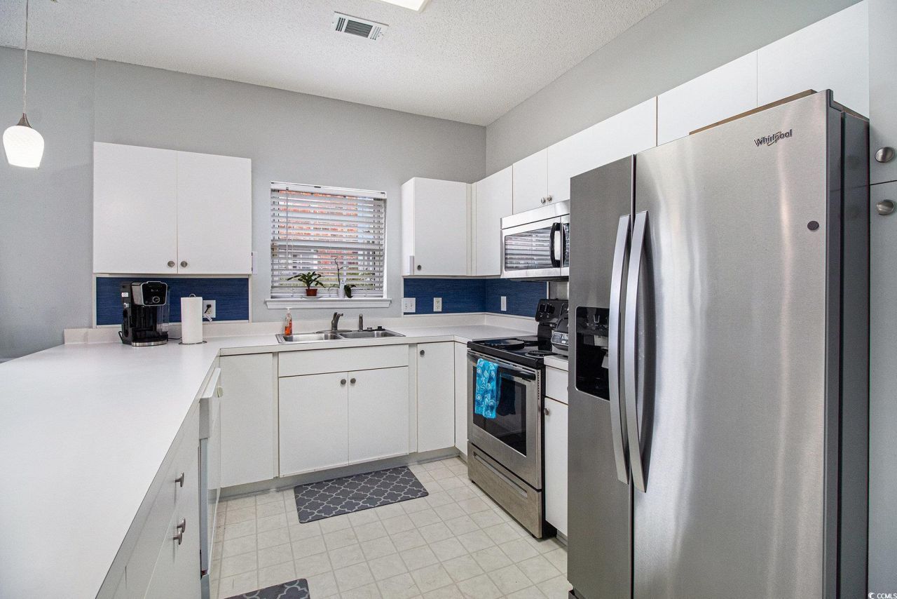 3951 Gladiola Ct. Photo 2