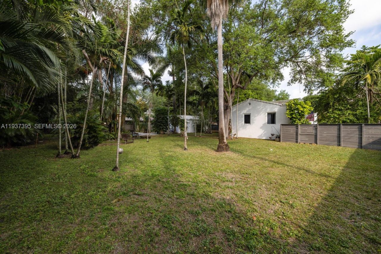 11660 NE 8th Ave, Biscayne Park, FL 33161 Photo