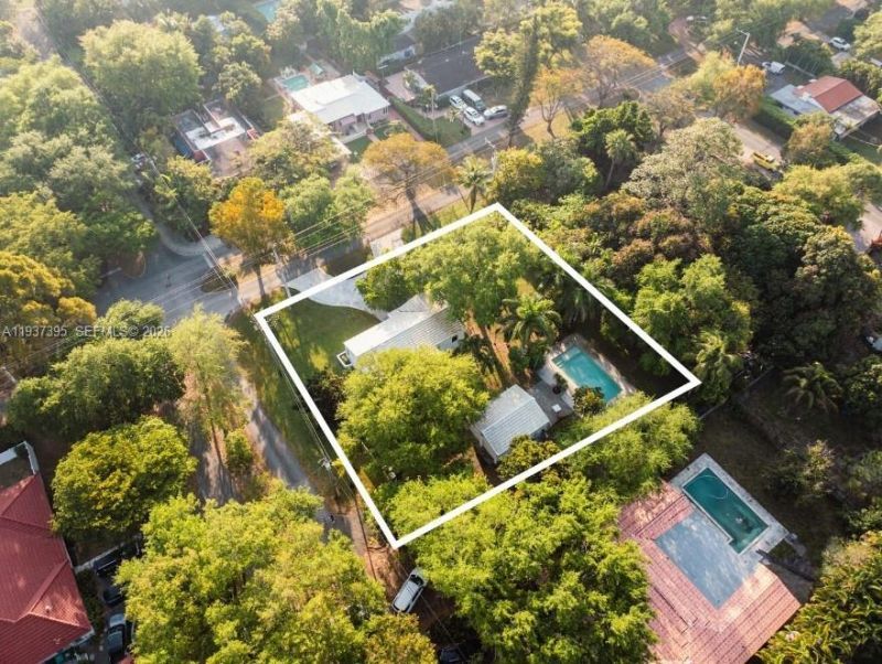 11660 NE 8th Ave, Biscayne Park, FL 33161 Photo