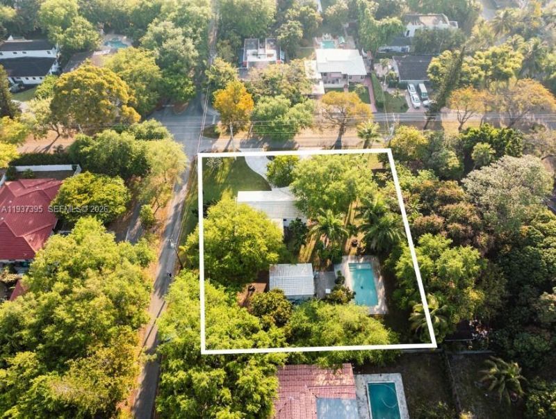 11660 NE 8th Ave, Biscayne Park, FL 33161 Photo