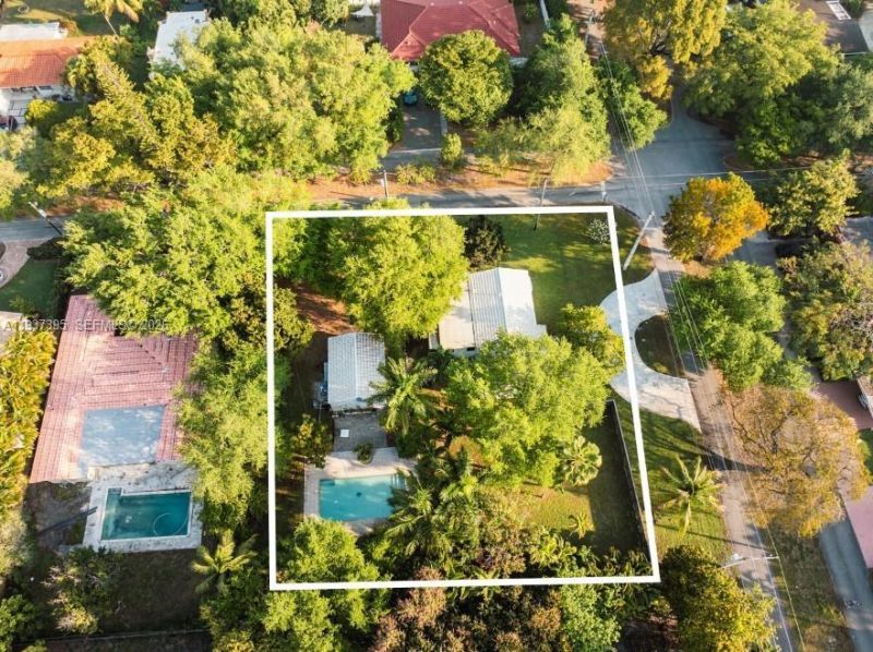 11660 NE 8th Ave, Biscayne Park, FL 33161 Photo