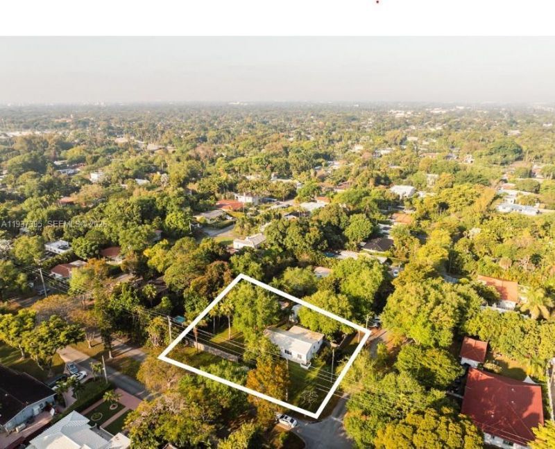 11660 NE 8th Ave, Biscayne Park, FL 33161 Photo