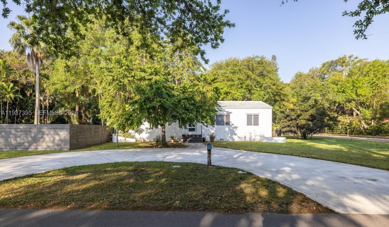 11660 NE 8th Ave, Biscayne Park, FL 33161 Photo