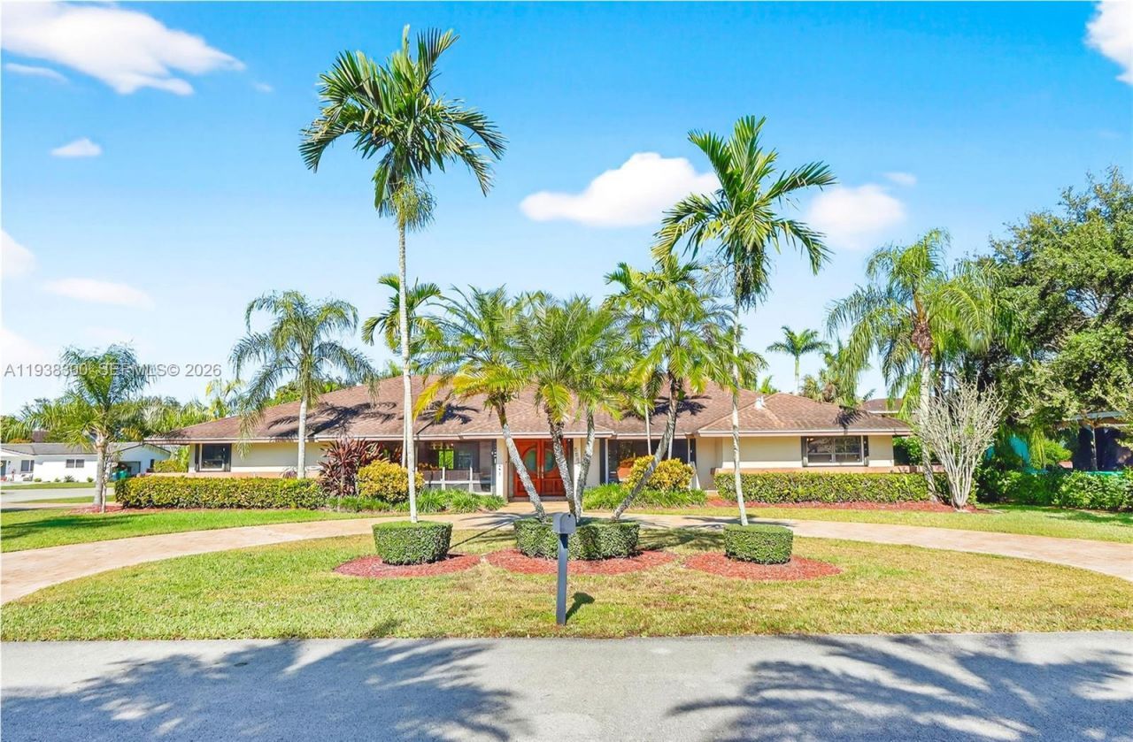 9995 SW 126th Ter, Miami, FL 33176 Main Photo