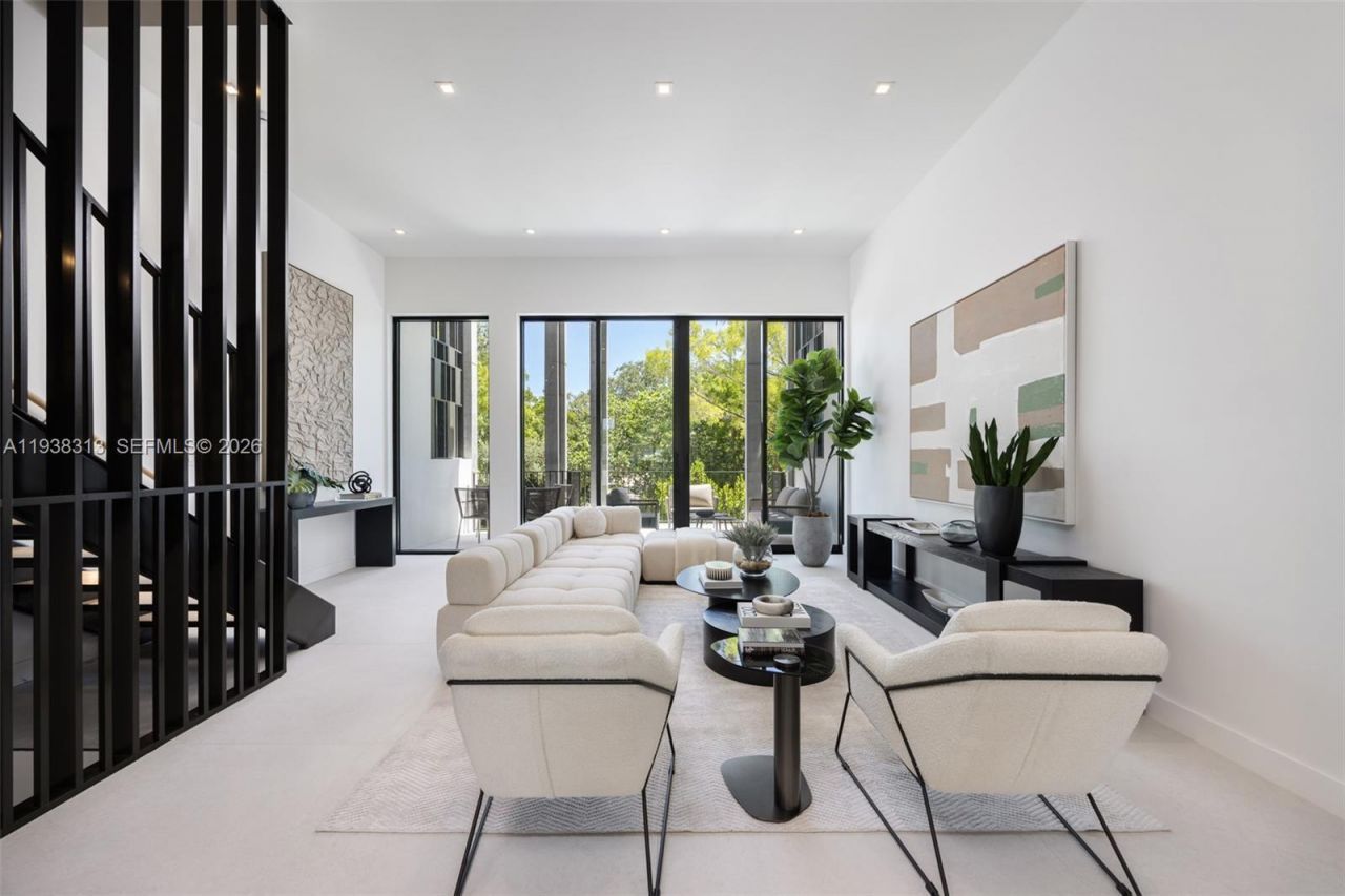 92 SW 28th Rd , Unit 4, Miami, FL 33129 Photo