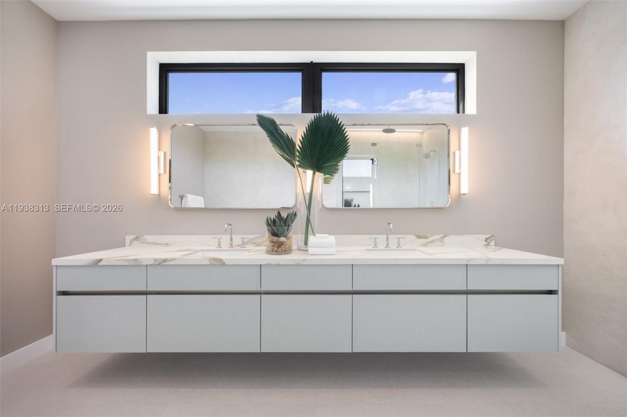 92 SW 28th Rd , Unit 4, Miami, FL 33129 Photo