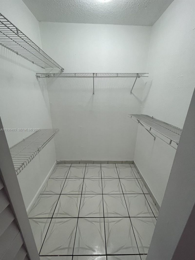 460 E 23rd St, Unit 319, Hialeah, FL 33013 Photo