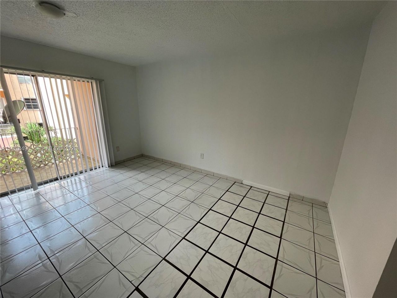 460 E 23rd St, Unit 319, Hialeah, FL 33013 Photo