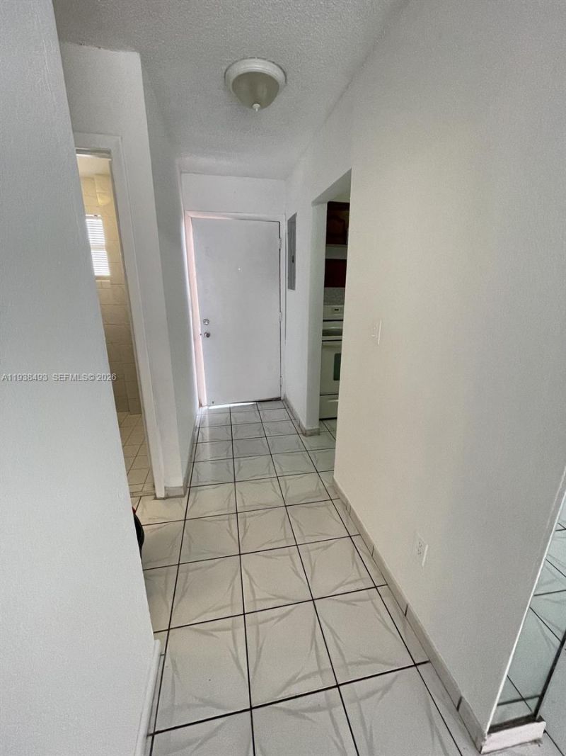 460 E 23rd St, Unit 319, Hialeah, FL 33013 Photo