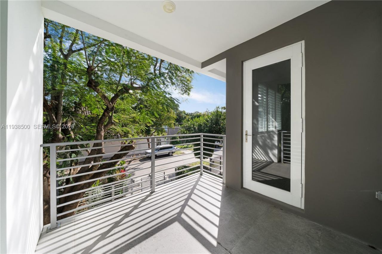 3072 Indiana St, Unit 3072, Coconut Grove, FL 33133 Photo