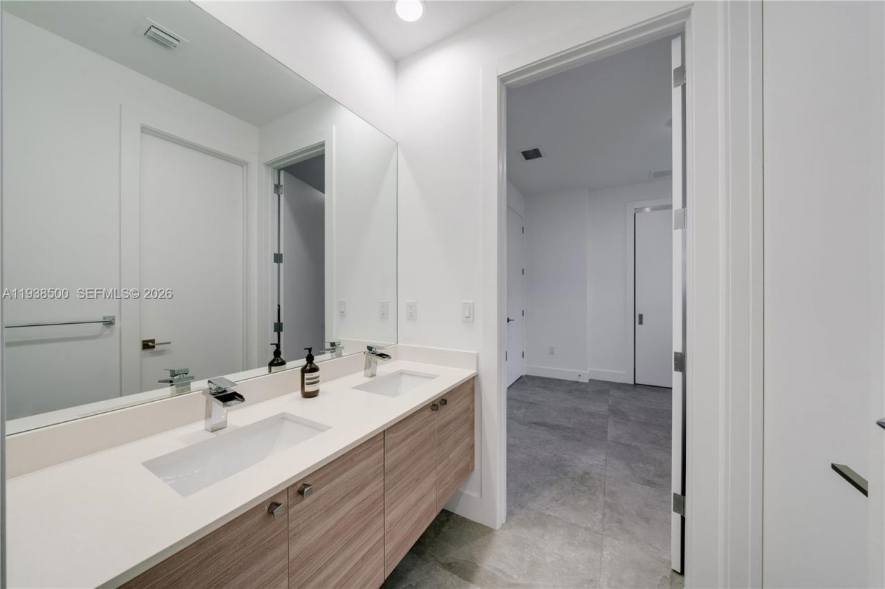 3072 Indiana St, Unit 3072, Coconut Grove, FL 33133 Photo