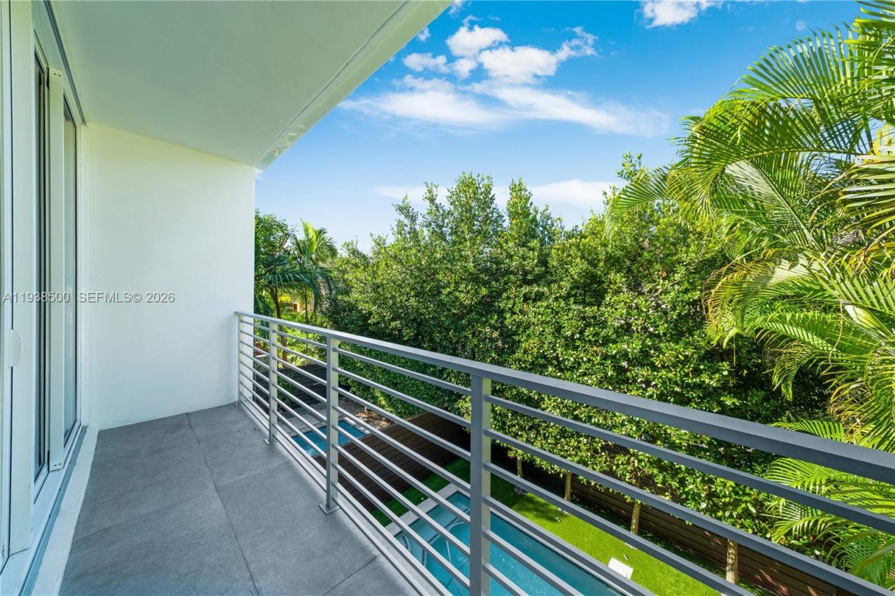 3072 Indiana St, Unit 3072, Coconut Grove, FL 33133 Photo