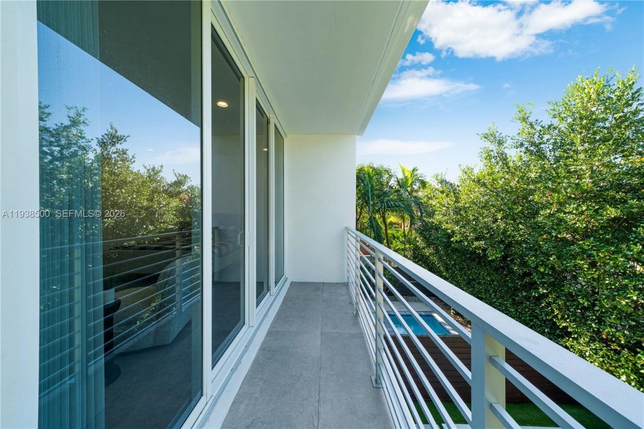 3072 Indiana St, Unit 3072, Coconut Grove, FL 33133 Photo