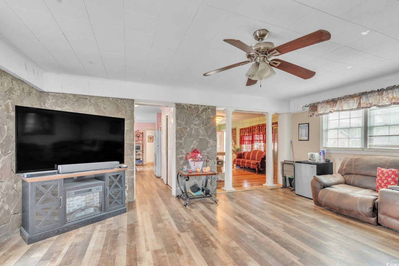 54 Juniper Pl. Photo 3