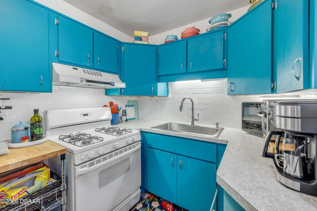 2805 Saxon Drive, New Smyrna Beach, FL 32169 Photo