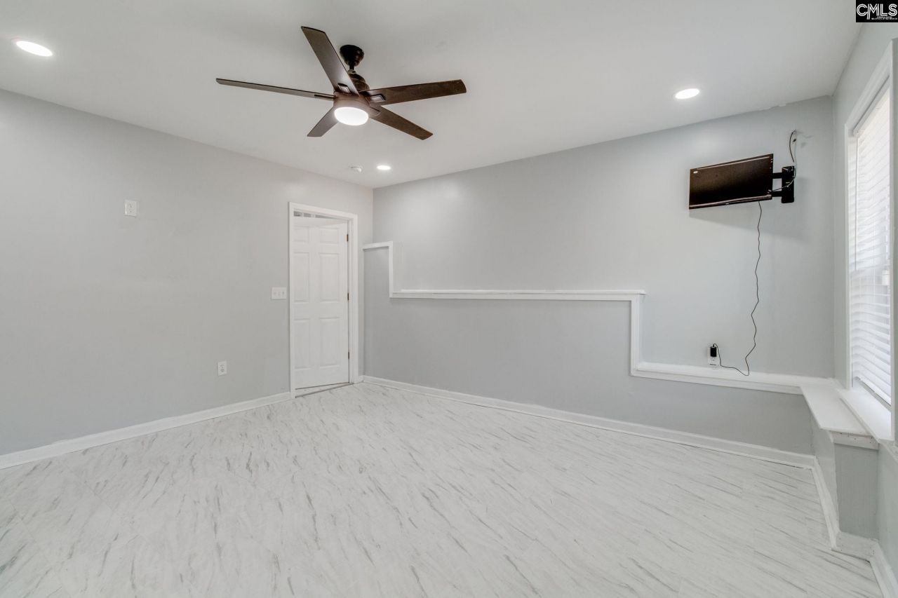 140 Crimson Queen Drive Photo 35